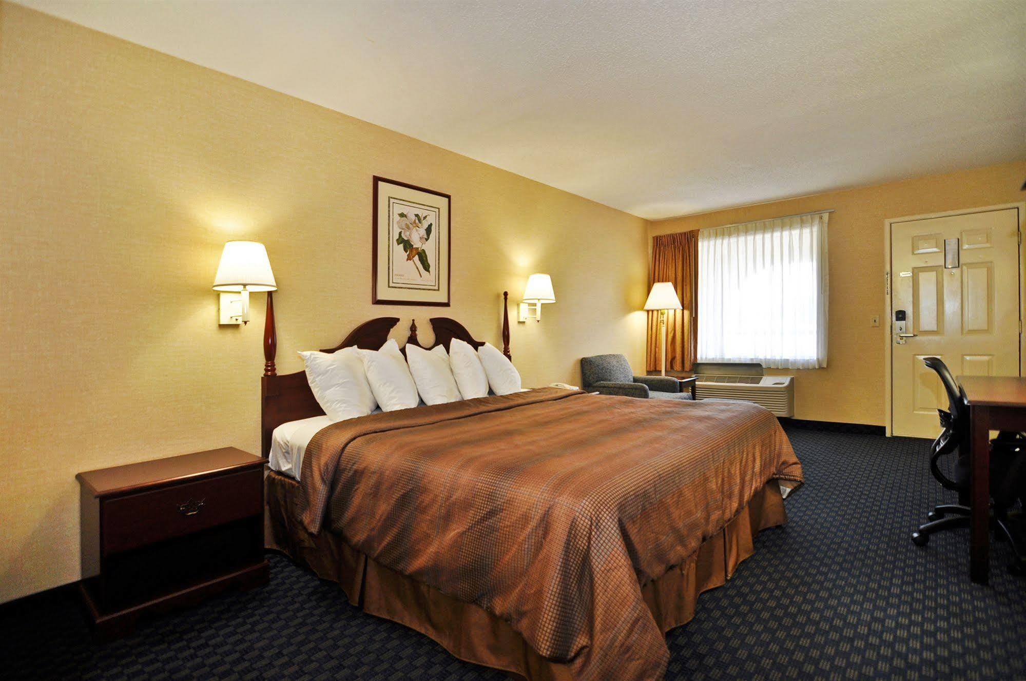 Quality Inn Ashburn Exterior foto